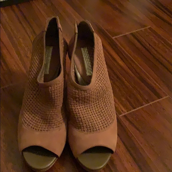 Brown heels from banana republic - Picture 2 of 3